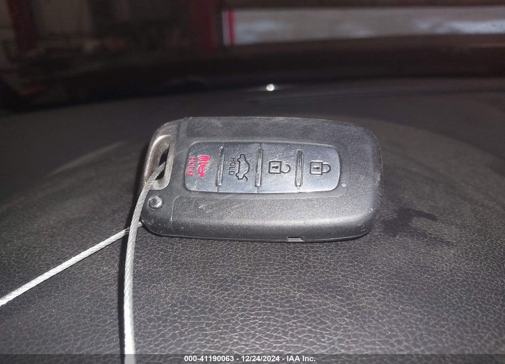 2013 HYUNDAI GENESIS VIN: KMHHU6KJ4DU101925