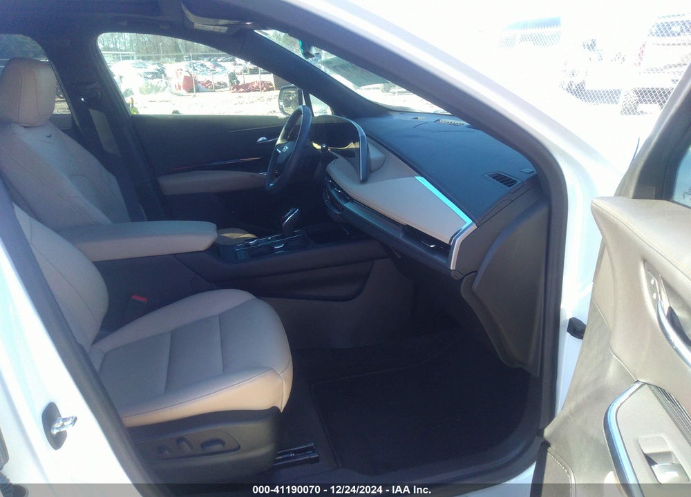 2024 CADILLAC XT4 FWD LUXURY VIN: 1GYAZAR4XRF124352