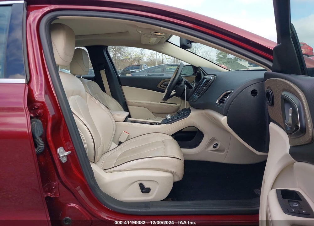 2016 CHRYSLER 200 C VIN: 1C3CCCCBXGN147527
