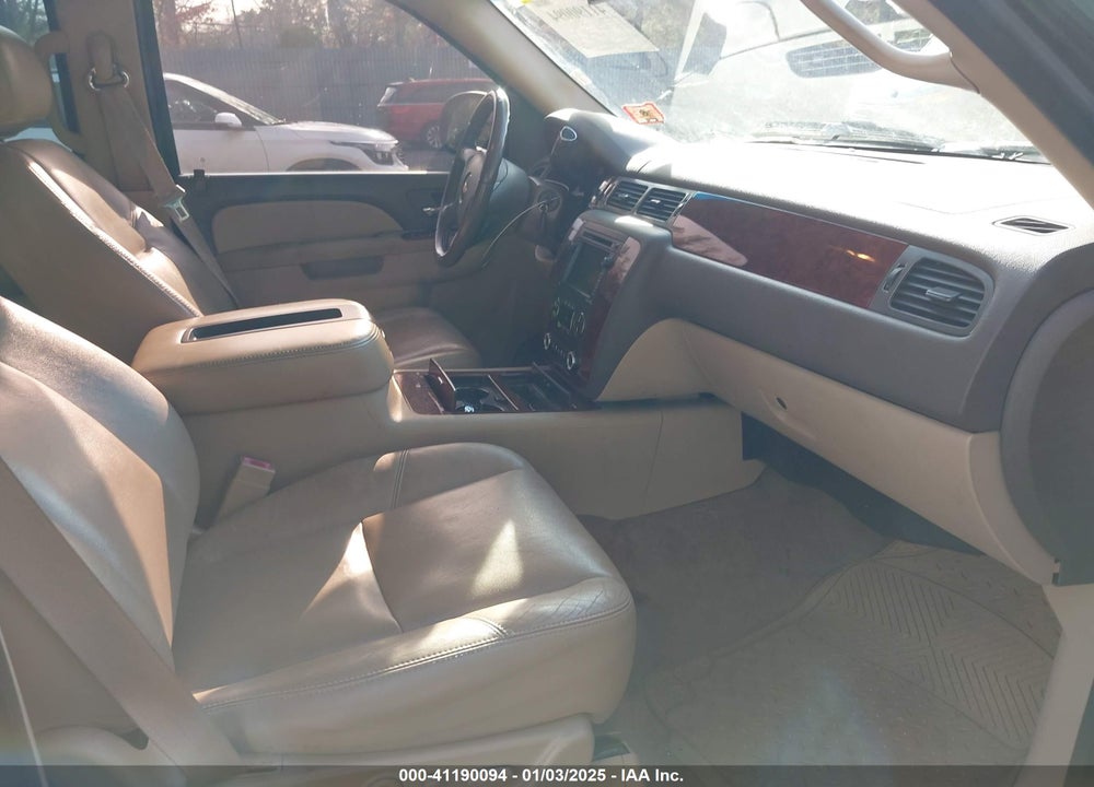 2011 CHEVROLET TAHOE LTZ VIN: 1GNSKCE06BR121344