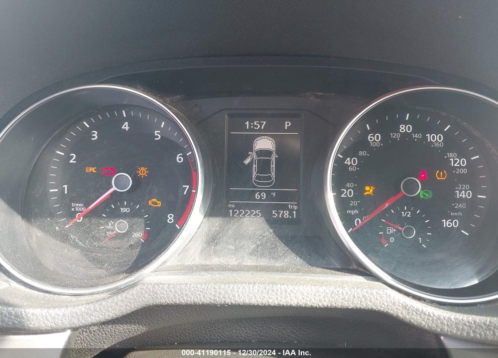2017 VOLKSWAGEN PASSAT VIN: 1VWDT7A32HC003449