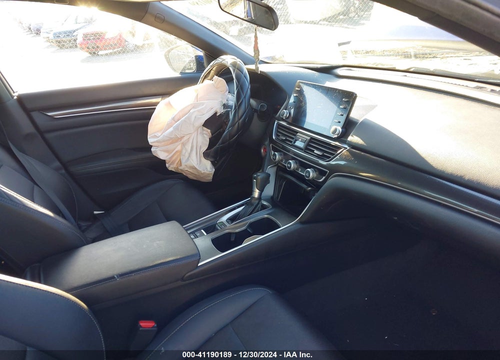 2019 HONDA ACCORD VIN: 1HGCV1F31KA160523