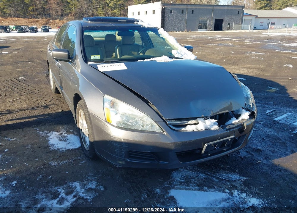 2007 HONDA ACCORD 2.4 EX VIN: 1HGCM56867A205095