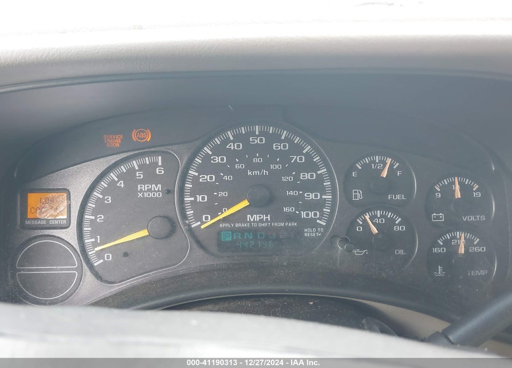 2000 GMC YUKON XL 1500 SLT VIN: 3GKEC16T7YG128171