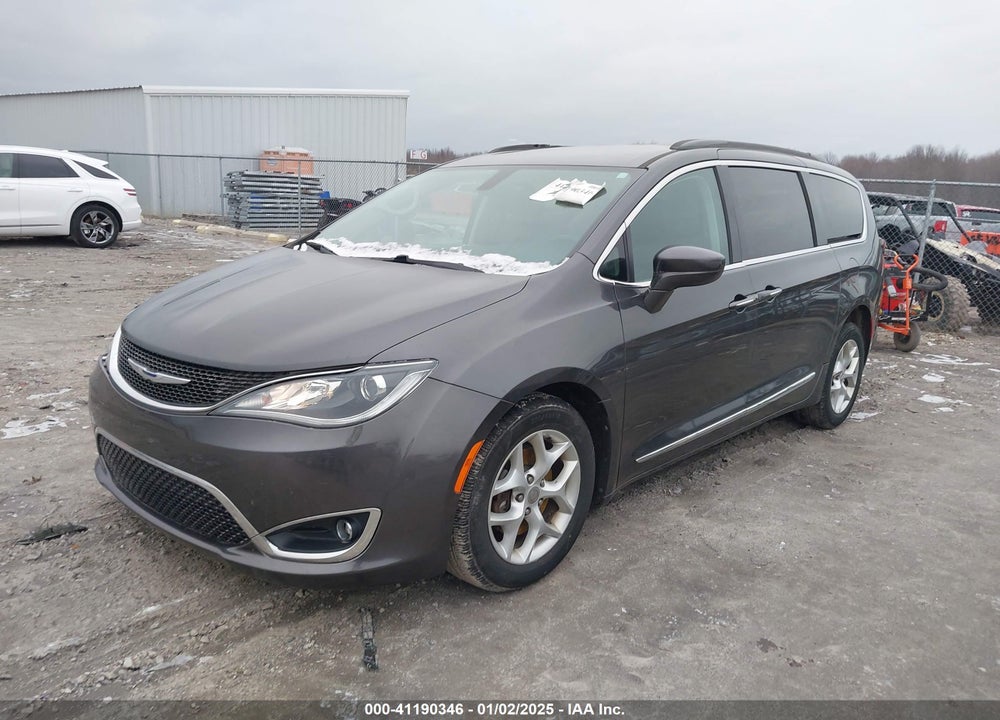 2017 CHRYSLER PACIFICA TOURING L VIN: 2C4RC1BG4HR816077