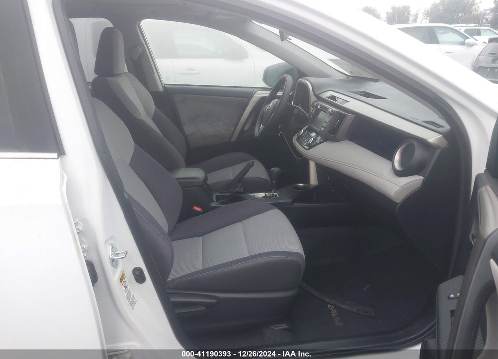 2015 TOYOTA RAV4 XLE VIN: 2T3WFREV8FW186215