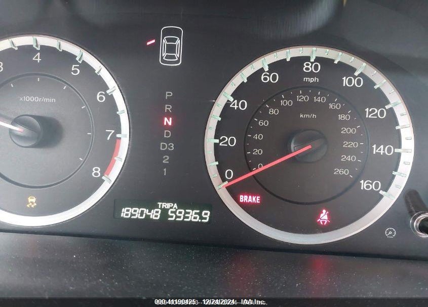 2011 HONDA ACCORD VIN: 1HGCS1B8XBA001123