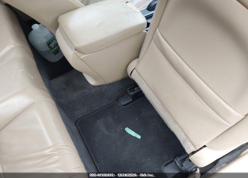 2011 HONDA ACCORD VIN: 1HGCS1B8XBA001123