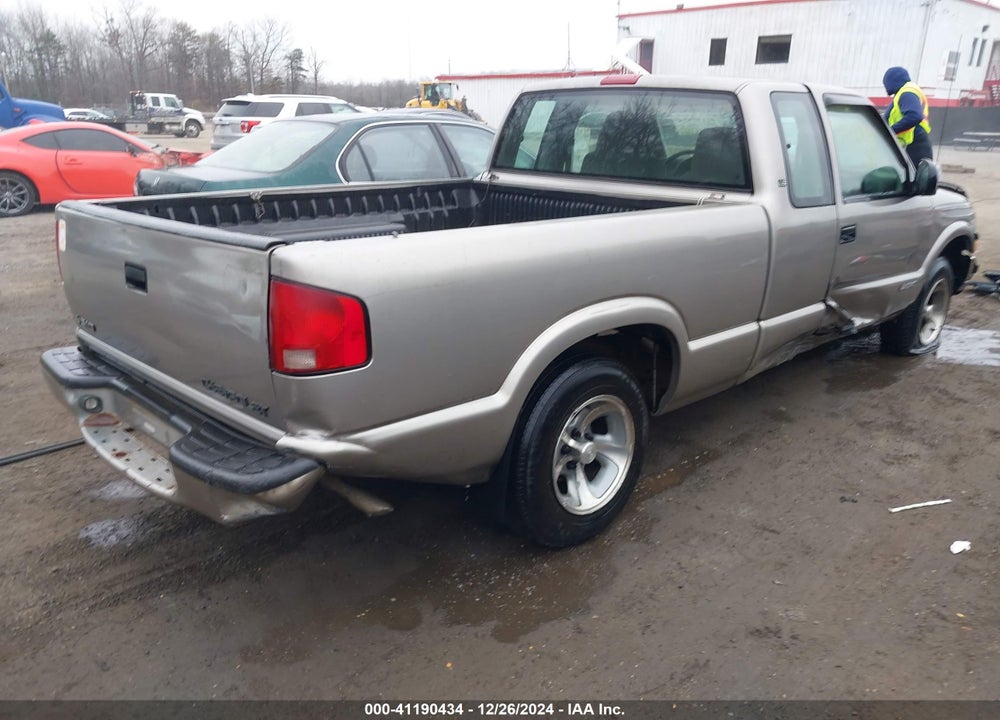 1998 CHEVROLET S-10 LS FLEETSIDE VIN: 1GCCS1944WK213467
