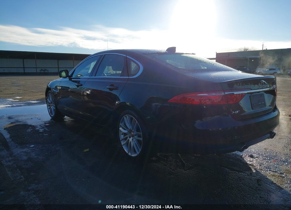 2016 JAGUAR XF VIN: SAJBE4BV1GCY16462