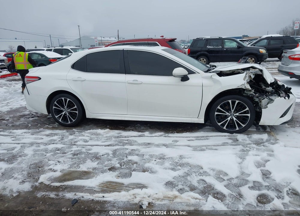 2018 TOYOTA CAMRY VIN: 4T1B11HK5JU530651