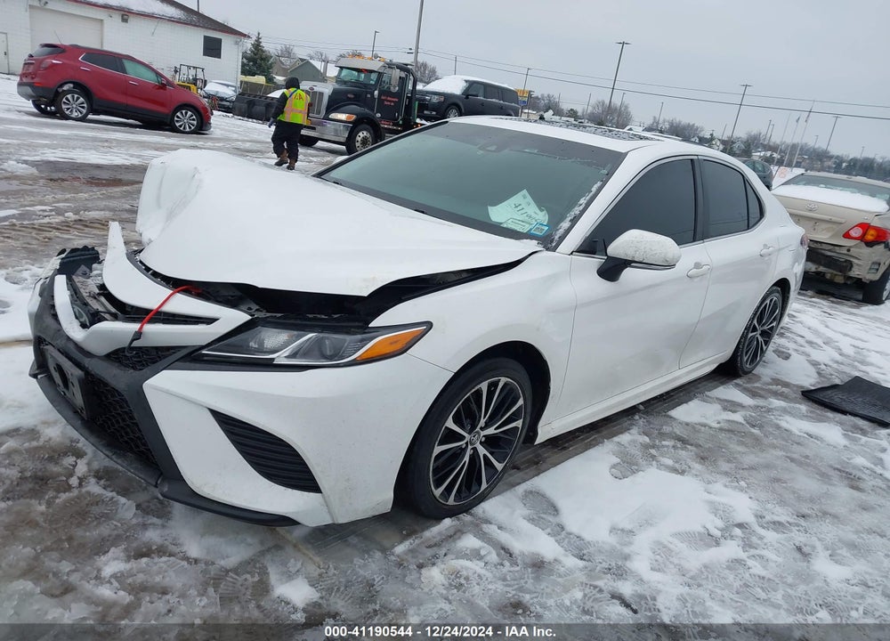 2018 TOYOTA CAMRY VIN: 4T1B11HK5JU530651