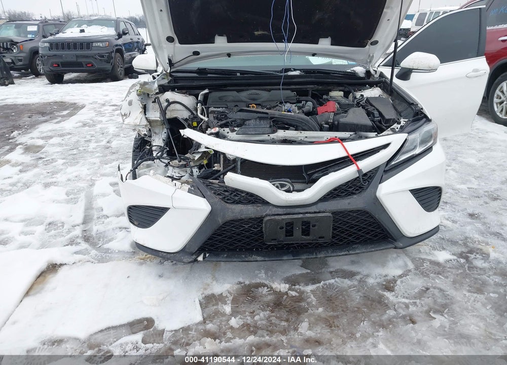 2018 TOYOTA CAMRY VIN: 4T1B11HK5JU530651