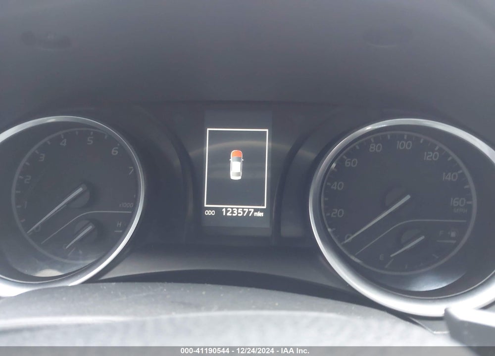 2018 TOYOTA CAMRY VIN: 4T1B11HK5JU530651