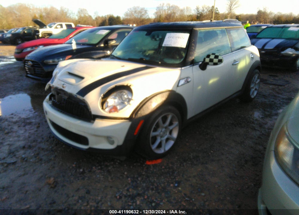 2008 MINI COOPER VIN: WMWMF73508TV33344
