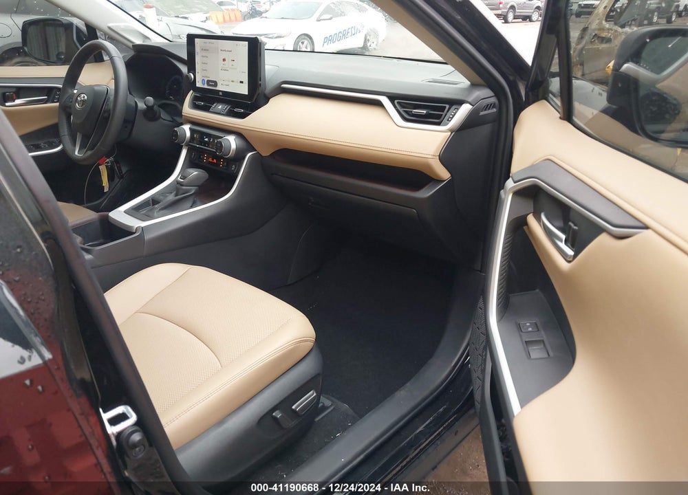 2024 TOYOTA RAV4 VIN: 2T3Y1RFV0RC264868
