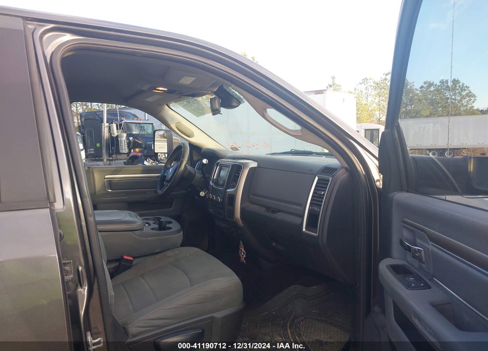 2014 RAM 3500 SLT VIN: 3C63RRHJ1EG270028