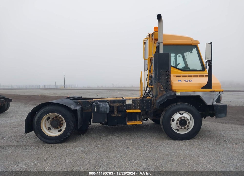2017 OTTAWA SPOTTER TRACTOR VIN: EINJ817EE17345411