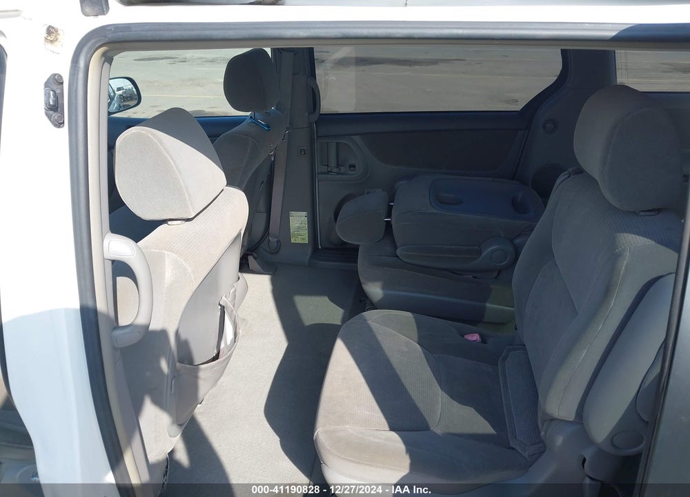 2004 TOYOTA SIENNA LE VIN: 5TDZA23C14S000307