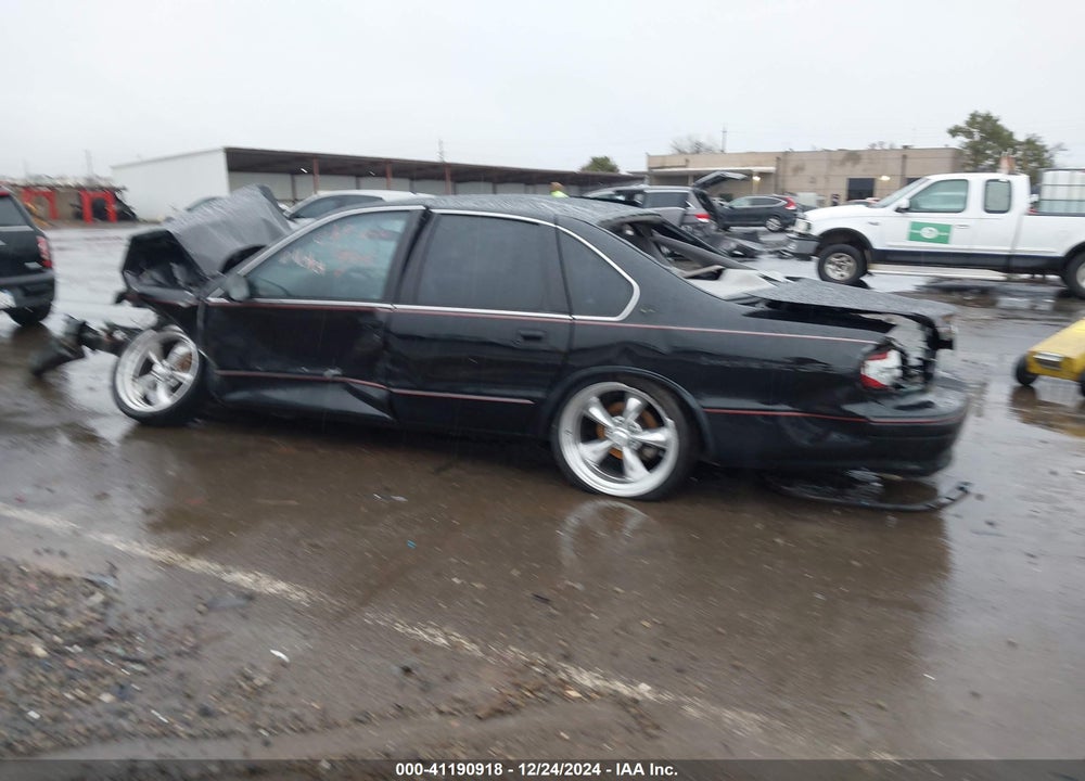 1996 CHEVROLET CAPRICE / IMPALA CLASSIC SS VIN: 1G1BL52P4TR177523