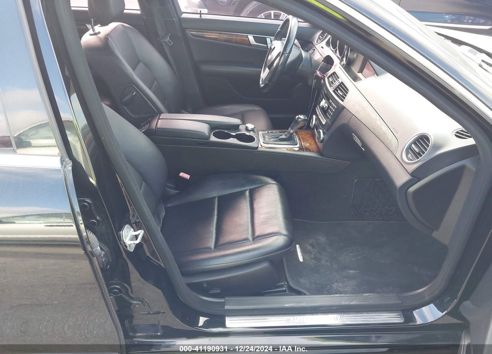 2012 MERCEDES-BENZ C 250 LUXURY/SPORT VIN: WDDGF4HB3CR223214