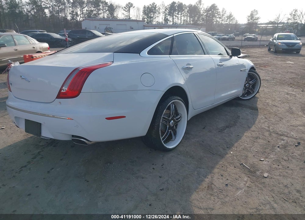 2011 JAGUAR XJ VIN: SAJWA1CB7BLV06096