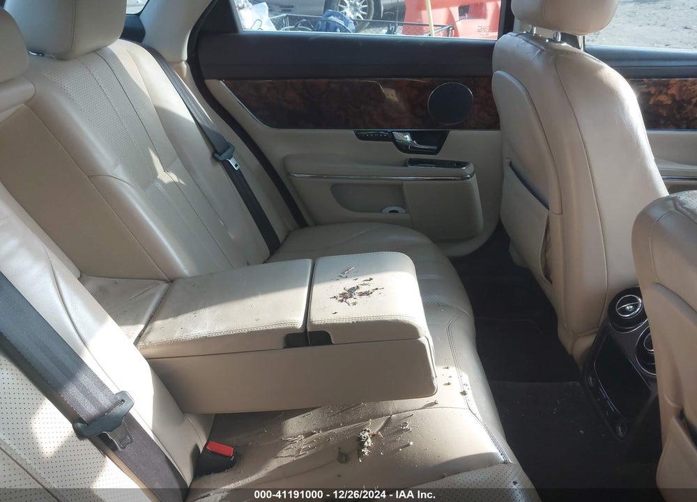2011 JAGUAR XJ VIN: SAJWA1CB7BLV06096