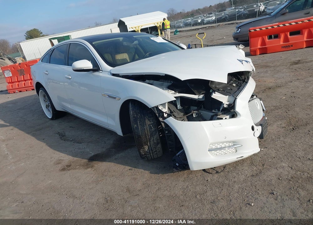 2011 JAGUAR XJ VIN: SAJWA1CB7BLV06096