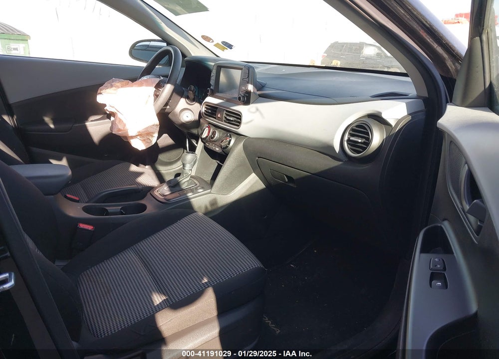 2018 HYUNDAI KONA SE VIN: KM8K1CAA1JU072474