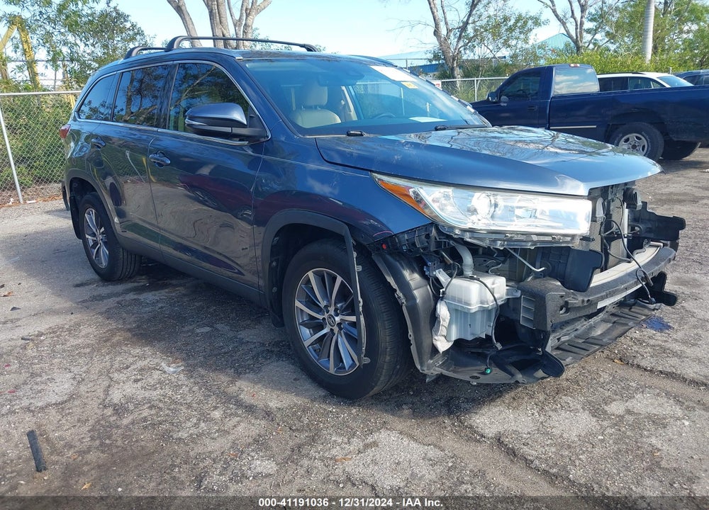 2019 TOYOTA HIGHLANDER XLE VIN: 5TDKZRFH1KS299580