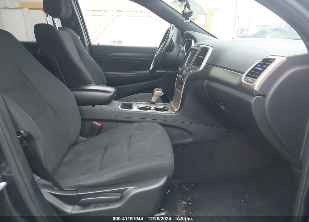 2016 JEEP GRAND CHEROKEE LAREDO VIN: 1C4RJFAG4GC390127