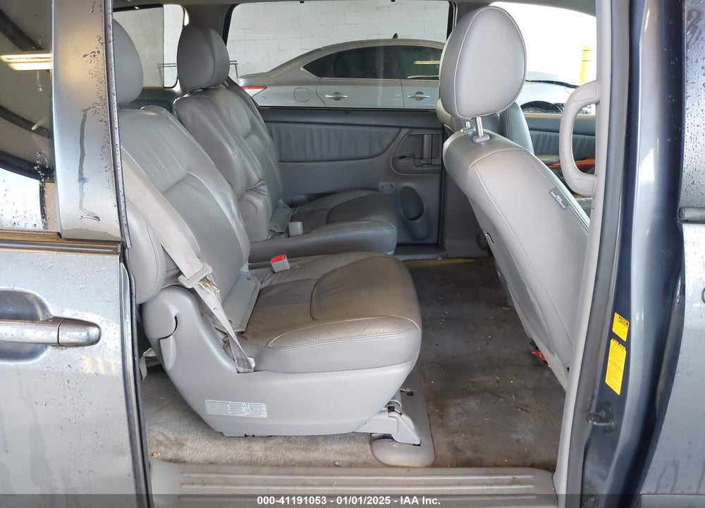 2009 TOYOTA SIENNA XLE VIN: 5TDZK22C89S231744