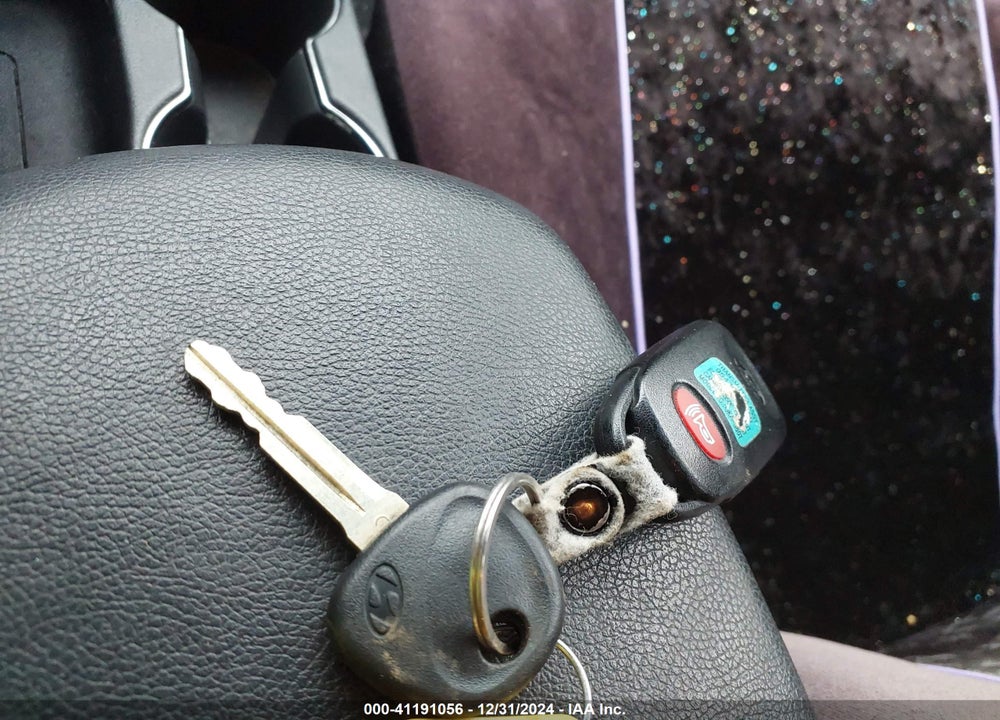 2013 HYUNDAI ELANTRA VIN: KMHDH4AE9DU738594