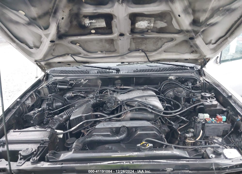 1999 TOYOTA 4RUNNER LIMITED V6 VIN: JT3GN87R7X0105748