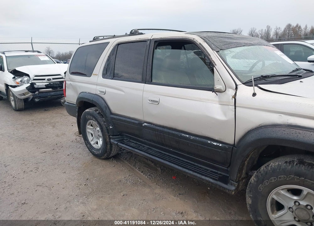 1999 TOYOTA 4RUNNER LIMITED V6 VIN: JT3GN87R7X0105748