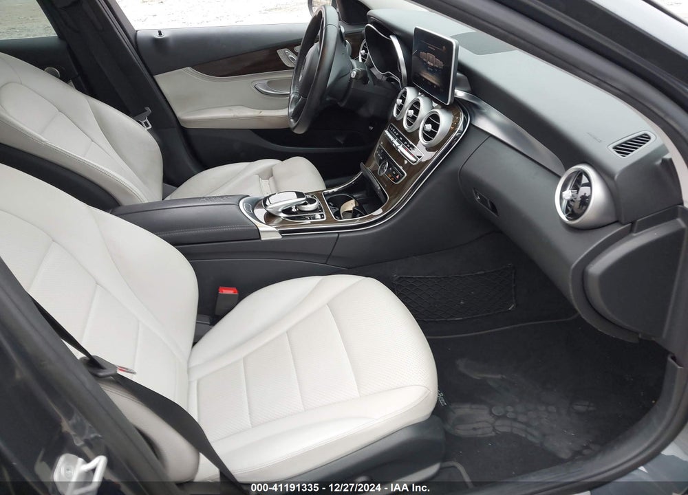 2016 MERCEDES-BENZ C 300 LUXURY/SPORT VIN: WDDWF4JB1GR137394