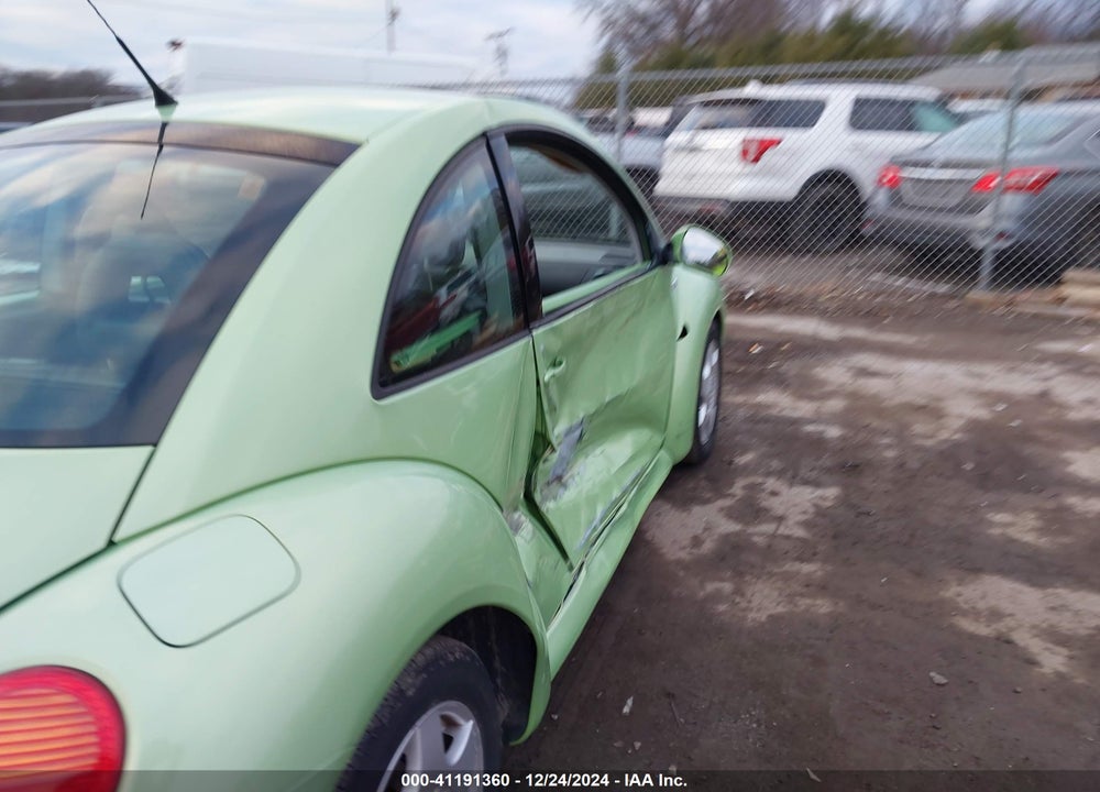 2001 VOLKSWAGEN NEW BEETLE GLX VIN: 3VWDD21C81M461520