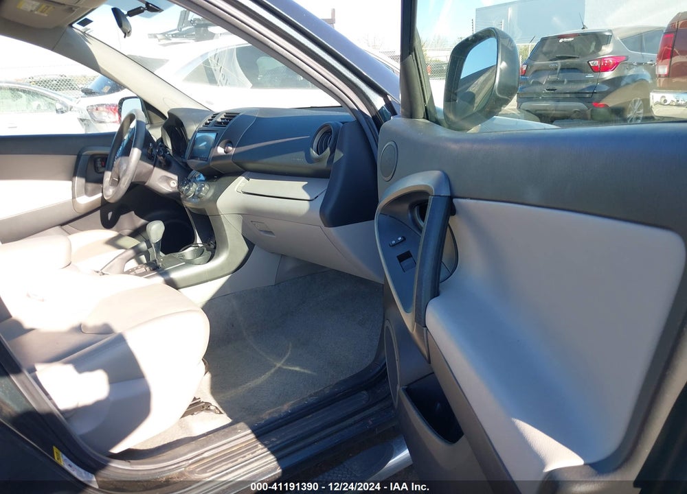 2011 TOYOTA RAV4 VIN: 2T3ZF4DV3BW085577