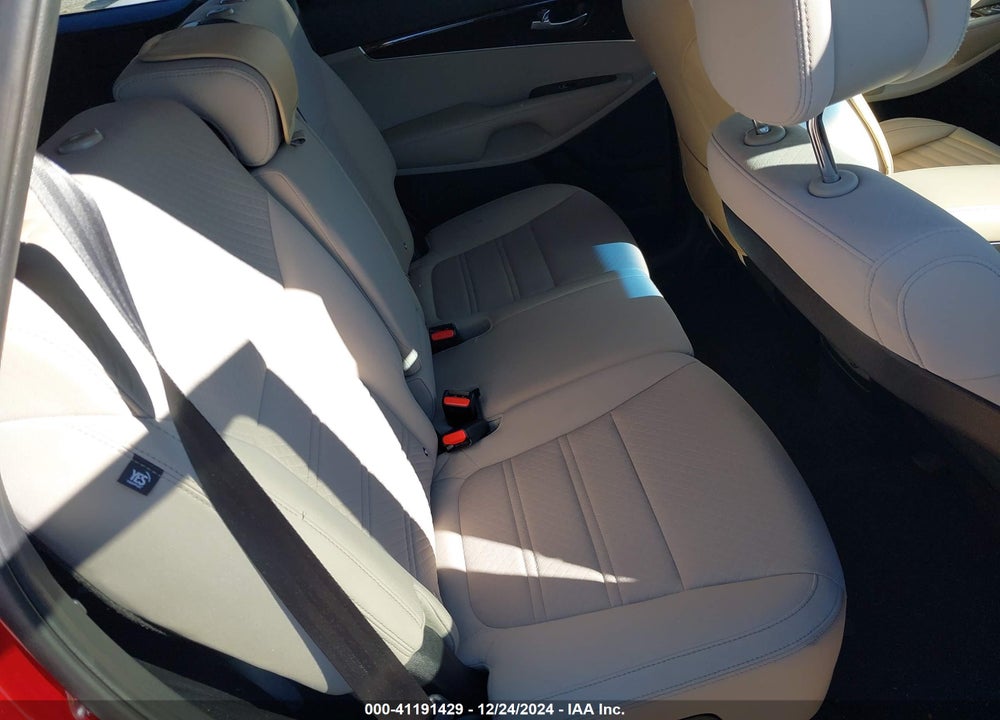 2017 KIA SORENTO 3.3L LX VIN: 5XYPG4A58HG194584