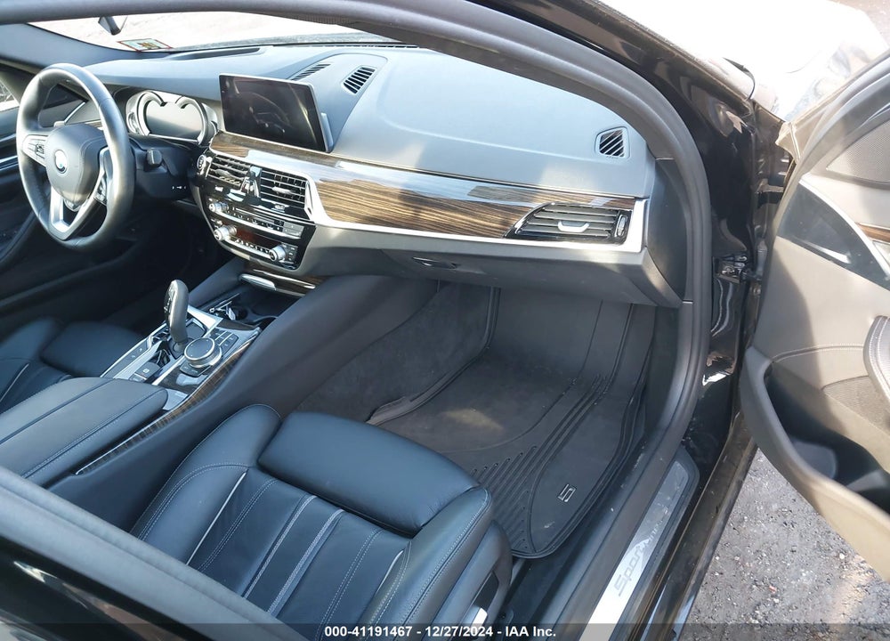 2019 BMW 530I XDRIVE VIN: WBAJA7C53KWW07038
