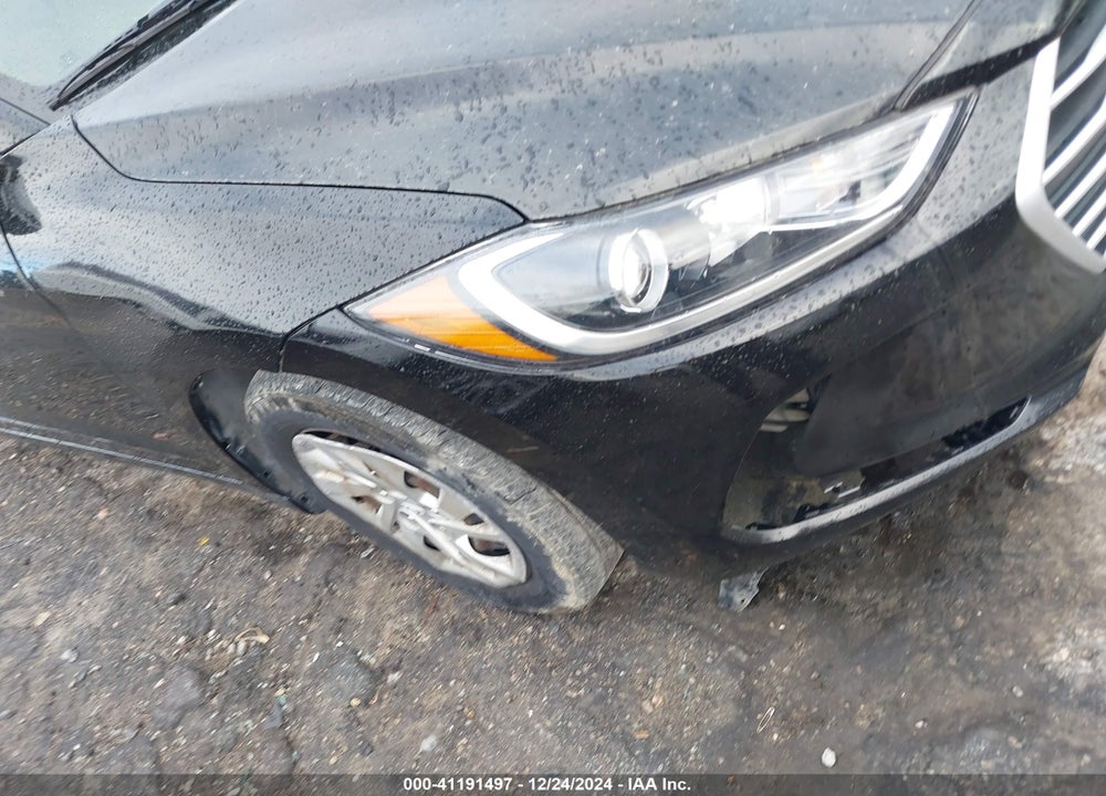 2018 HYUNDAI ELANTRA SE VIN: 5NPD74LF3JH237879