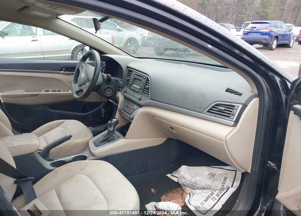 2018 HYUNDAI ELANTRA SE VIN: 5NPD74LF3JH237879