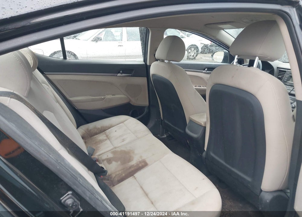 2018 HYUNDAI ELANTRA SE VIN: 5NPD74LF3JH237879