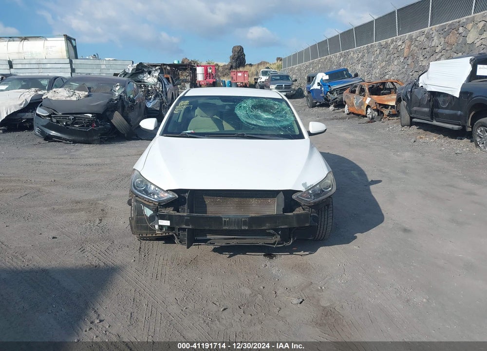 2018 HYUNDAI ELANTRA VIN: 5NPD74LF4JH342351