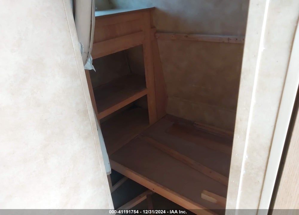 2005 KEYSTONE RV HORNET  TRAVEL TRAILER VIN: 4YDT21R2X5E317115