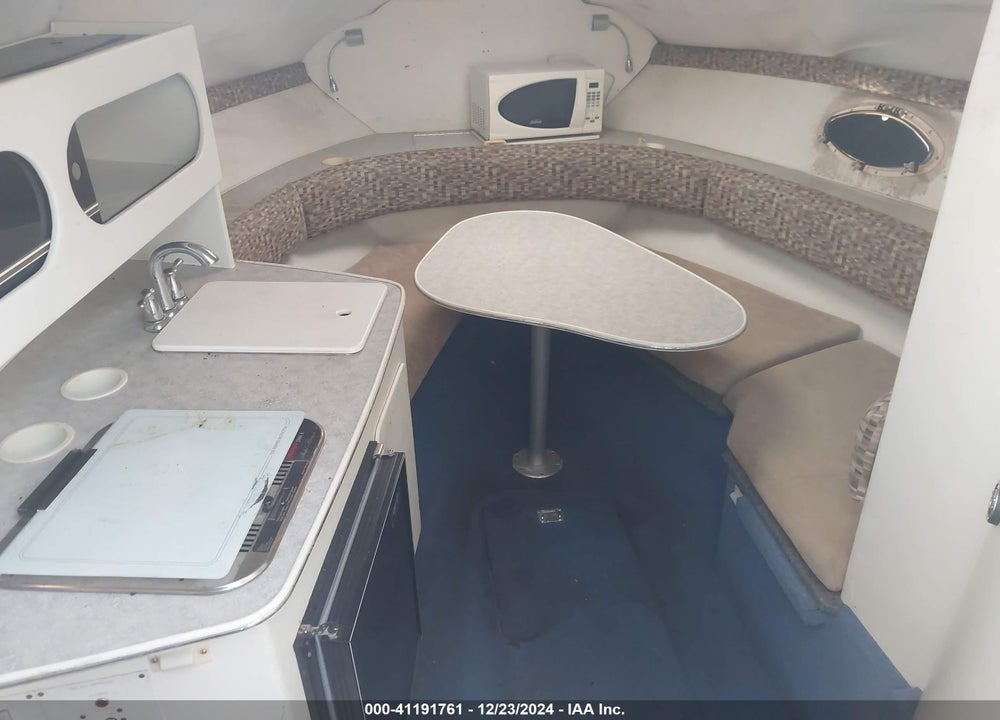1994 LARSON BOAT VIN: LAR37019H394