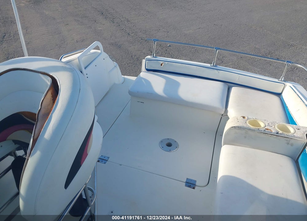 1994 LARSON BOAT VIN: LAR37019H394
