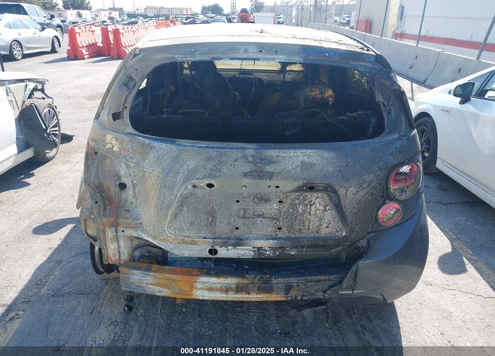 2014 CHEVROLET SONIC VIN: 1G1JC6SG9E4189992