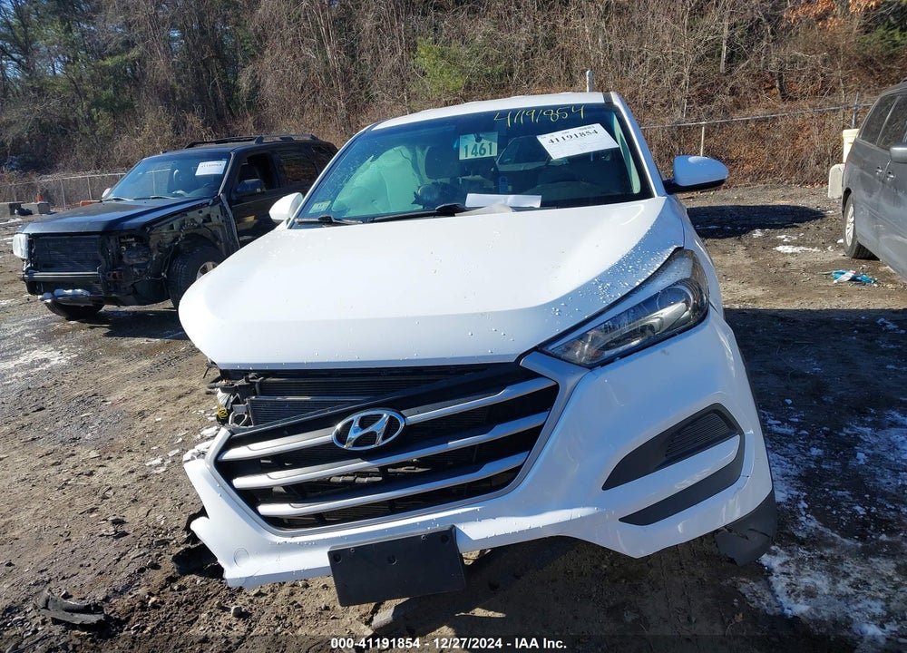 2018 HYUNDAI TUCSON SE VIN: KM8J2CA46JU662768