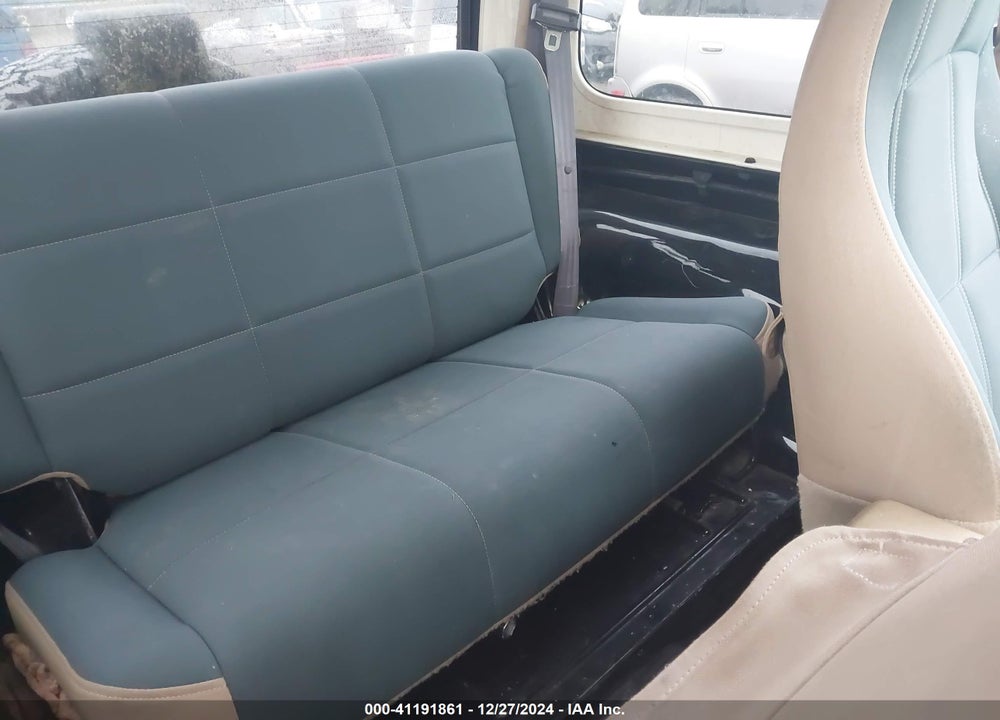 1999 JEEP WRANGLER SAHARA VIN: 1J4FY49S7XP470150